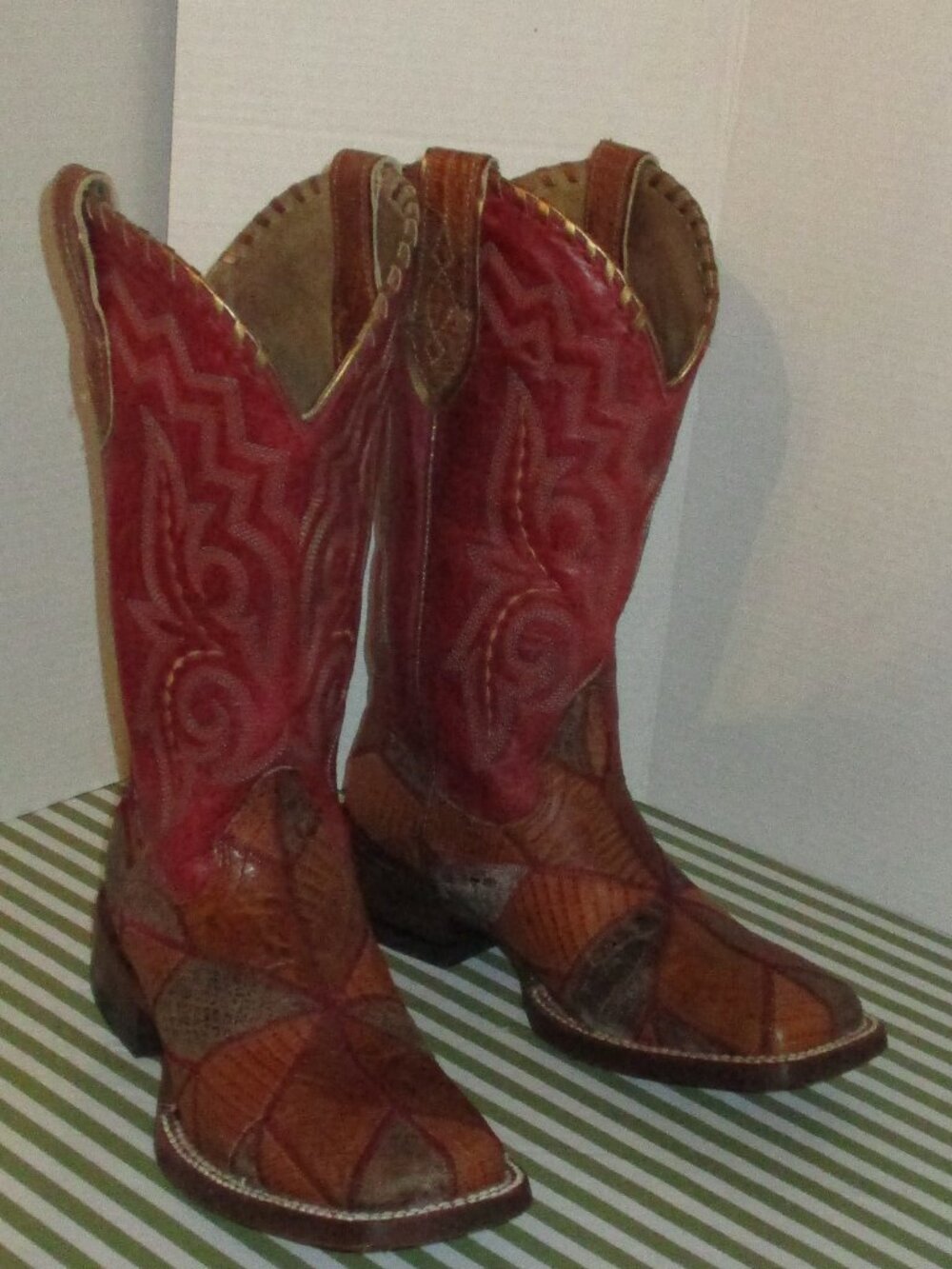 Ariat Western Boots - Picture 3 of 12